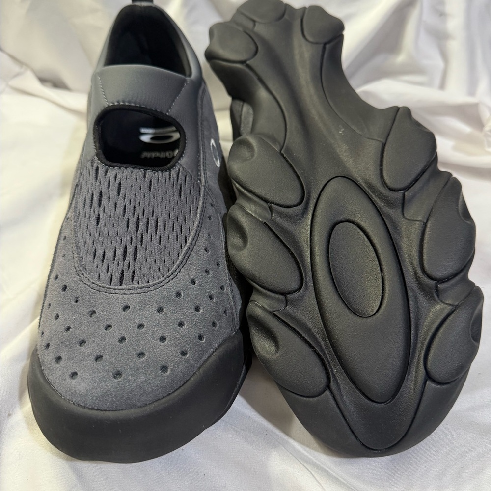 Oakley factory team Flesh Sandal (Men)Size 13
Oakley Factory Team Color: Asphalt - Picture 4 of 6